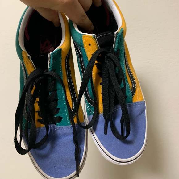 Vans - Picture 2 of 3